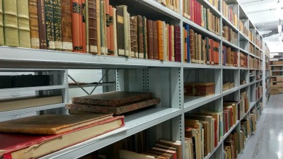 La consultation des documents de conservation localisés dans les magasins