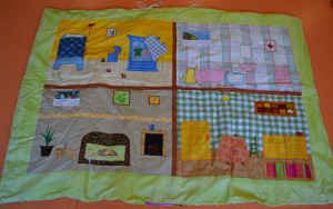 Le tapis de lecture Te faire mal permet de sensibiliser les enfants aux dangers du quotidien. Le tapis de lecture s'accompagne d'une sélection de livres.